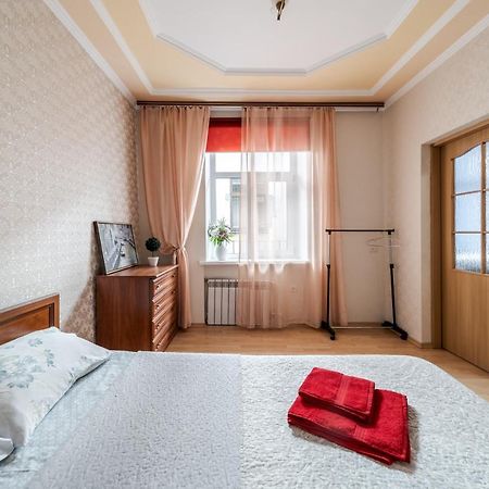 Central Apartments Rynok Leopoli Esterno foto
