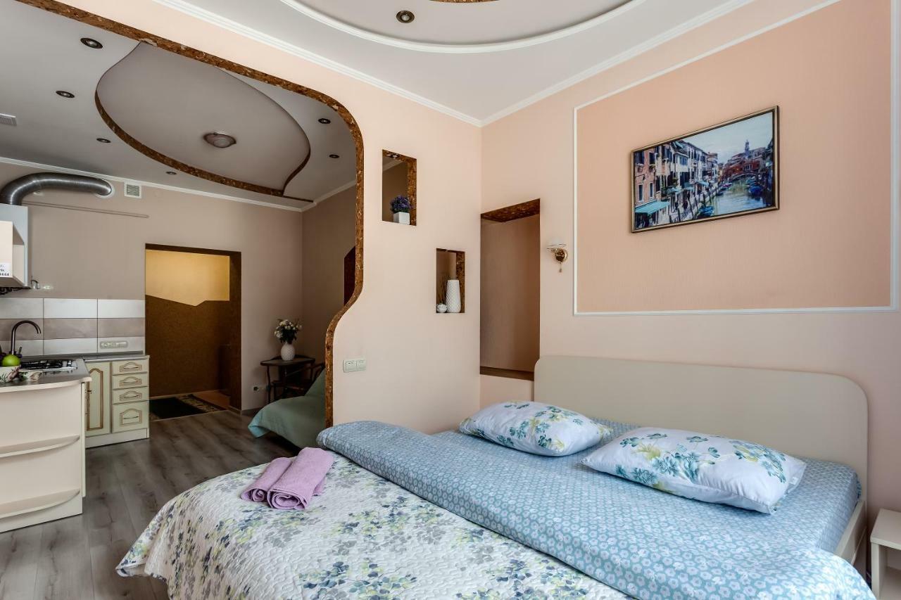 Central Apartments Rynok Leopoli Esterno foto